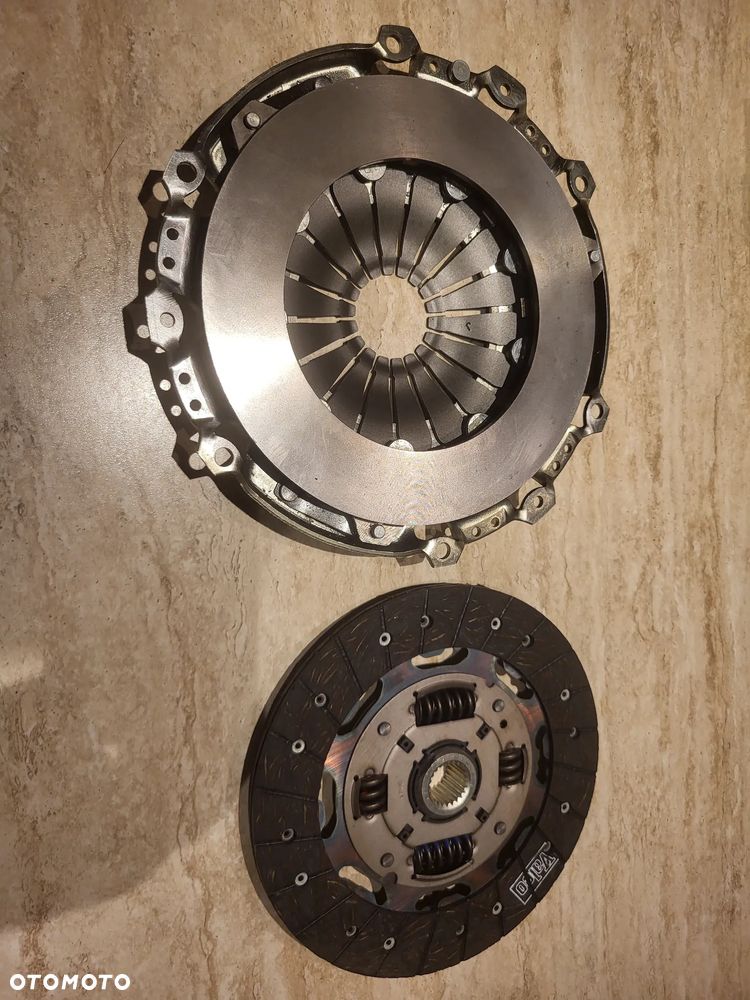 Zestaw sprzęgła (228mm sprzęgło  FORD FOCUS I, FOCUS II 2.0 10.98-09.12