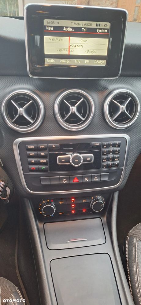 Mercedes-Benz Klasa A 180 7G-DCT AMG Line - 13