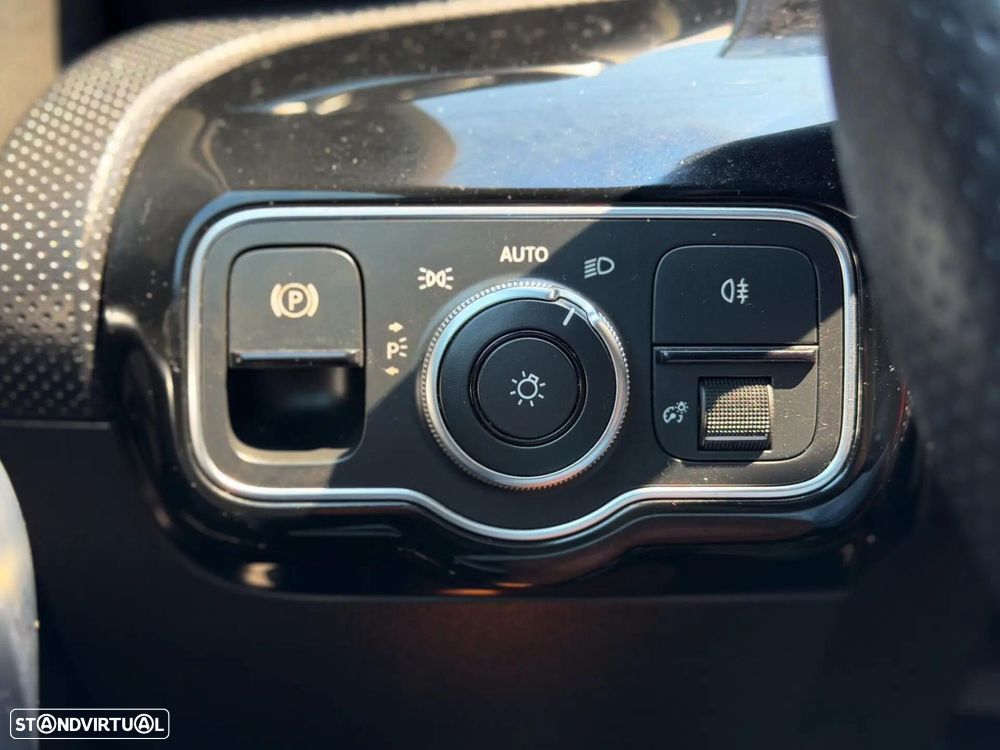 Mercedes-Benz A 180 d AMG Line - 20