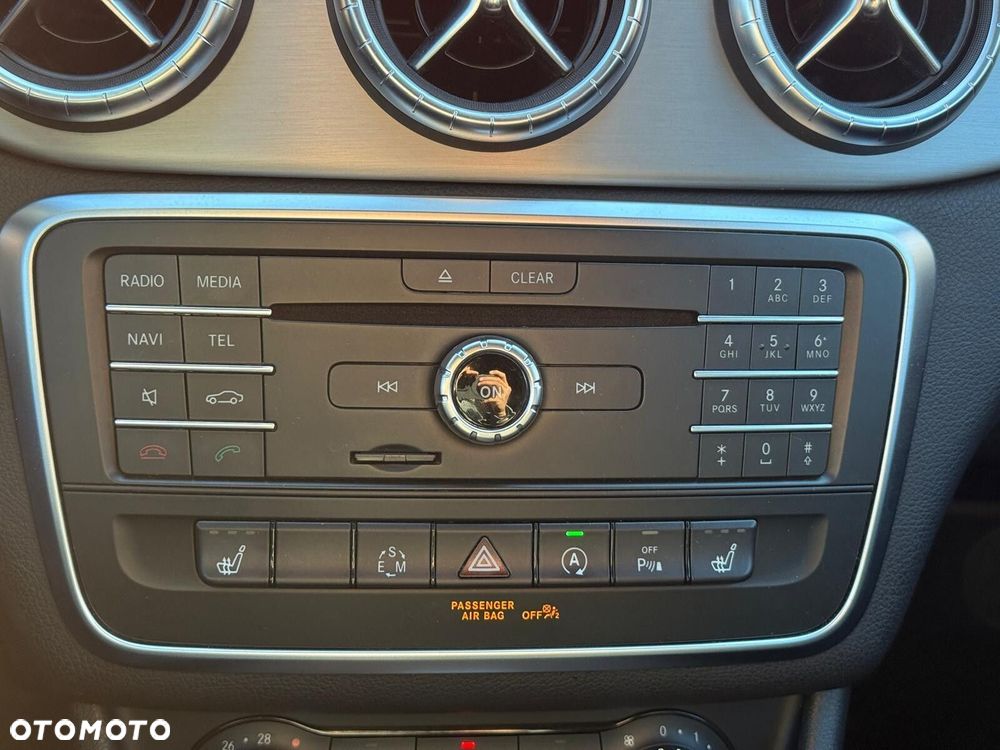 Mercedes-Benz CLA 200 7G-DCT AMG Line - 22