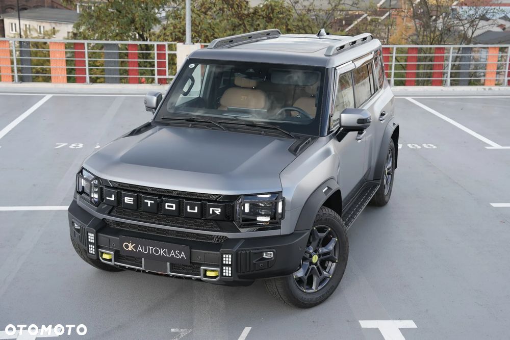 Jetour Traveller - 8