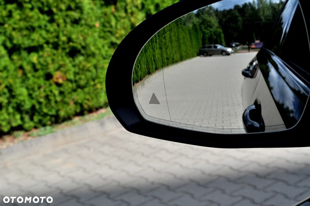 Mercedes-Benz Klasa C 300 4MATIC 9G-TRONIC - 40