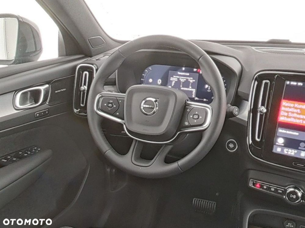 Volvo XC 40 B4 Plus Dark - 14