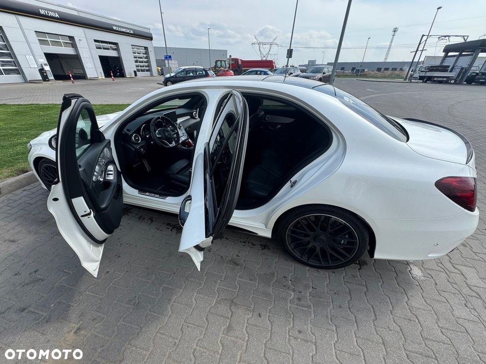 Mercedes-Benz Klasa C AMG 63 S AMG Speedshift 7G-MCT - 4