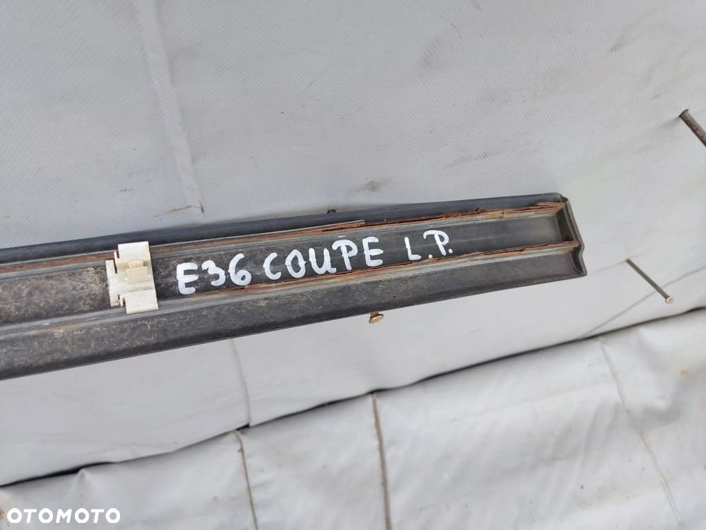 BMW E36 COUPE M PAKIET LISTWA BOCZNA DRZWI PRAWA 2251379 - 2