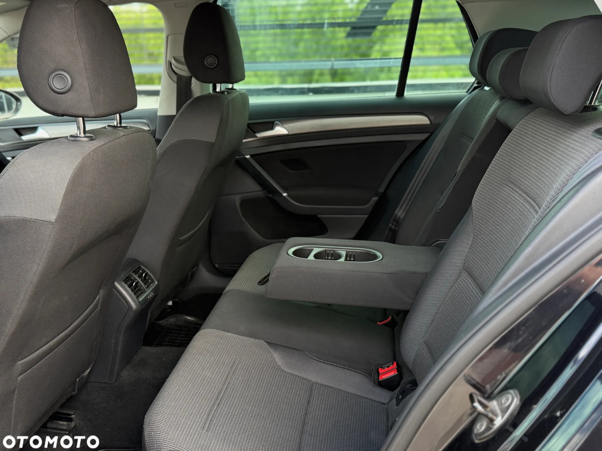 Volkswagen Golf 1.6 TDI BlueMotion Technology Comfortline - 16