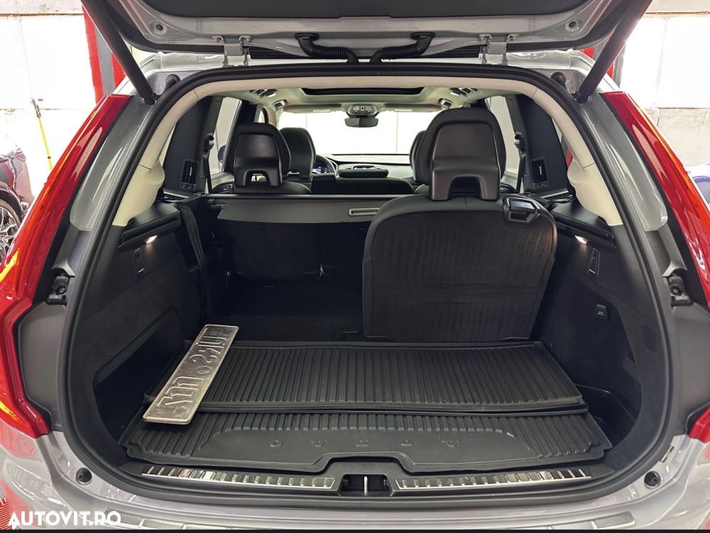 Volvo XC 90 T8 AWD PHEV Plus Dark - 11