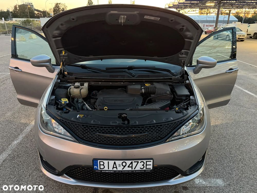 Chrysler Pacifica - 22