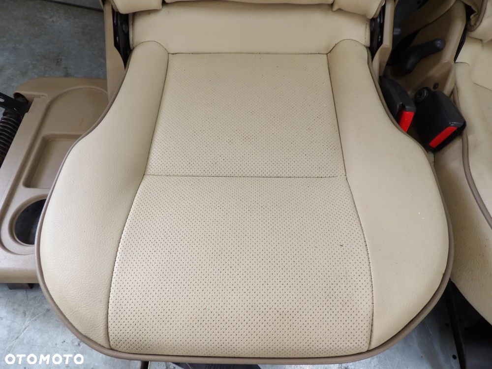 LAND ROVER DISCOVERY II FOTEL LEWY PRAWY TYŁ 3 RZĄD KOMPLET - 3