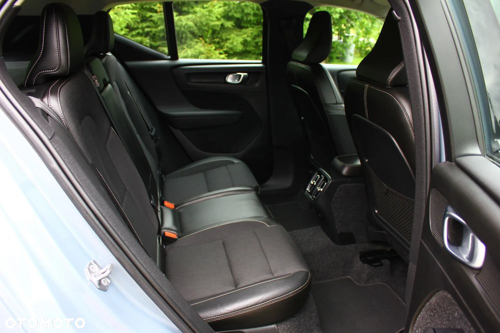 Volvo XC 40 T3 Momentum Pro - 37