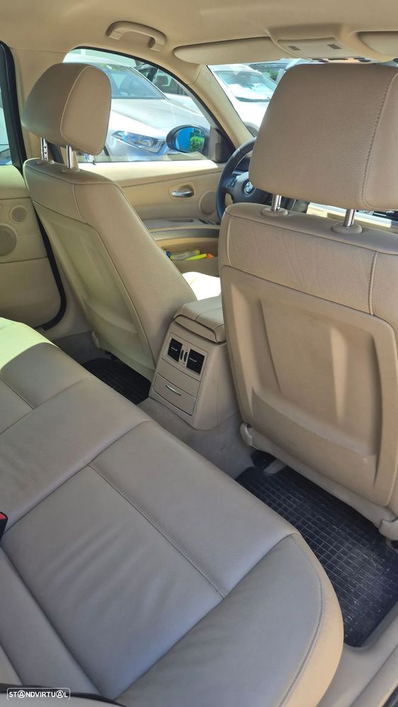 BMW 320 d Auto - 15