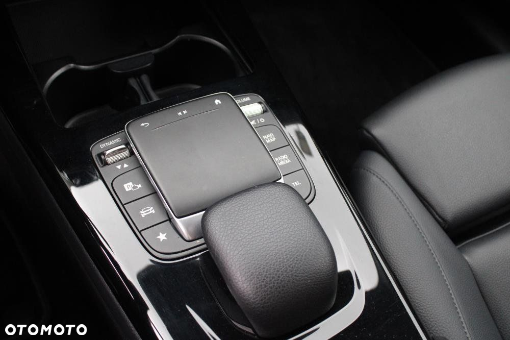 Mercedes-Benz CLA - 19