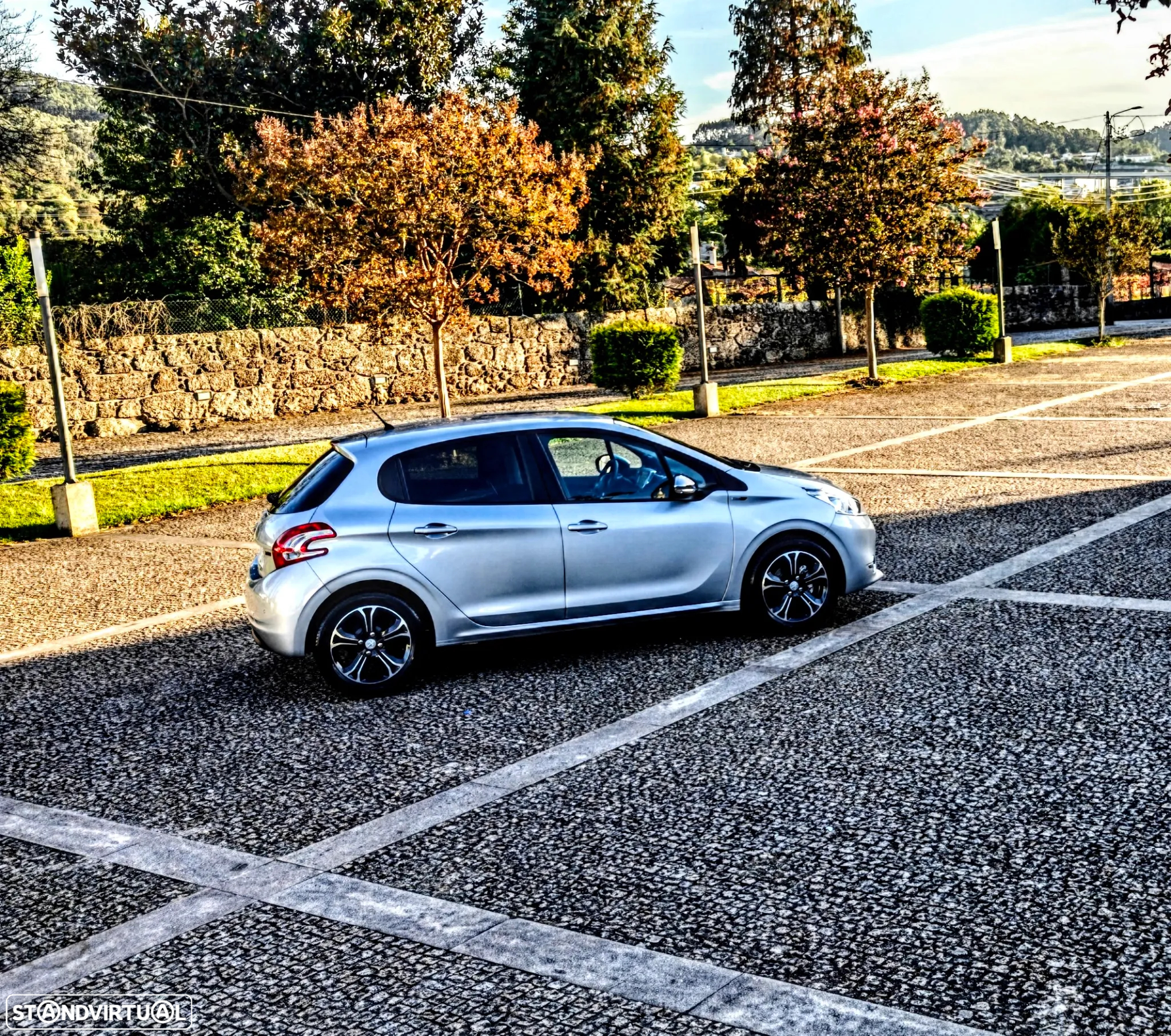 Peugeot 208 1.2 PureTech Style - 21
