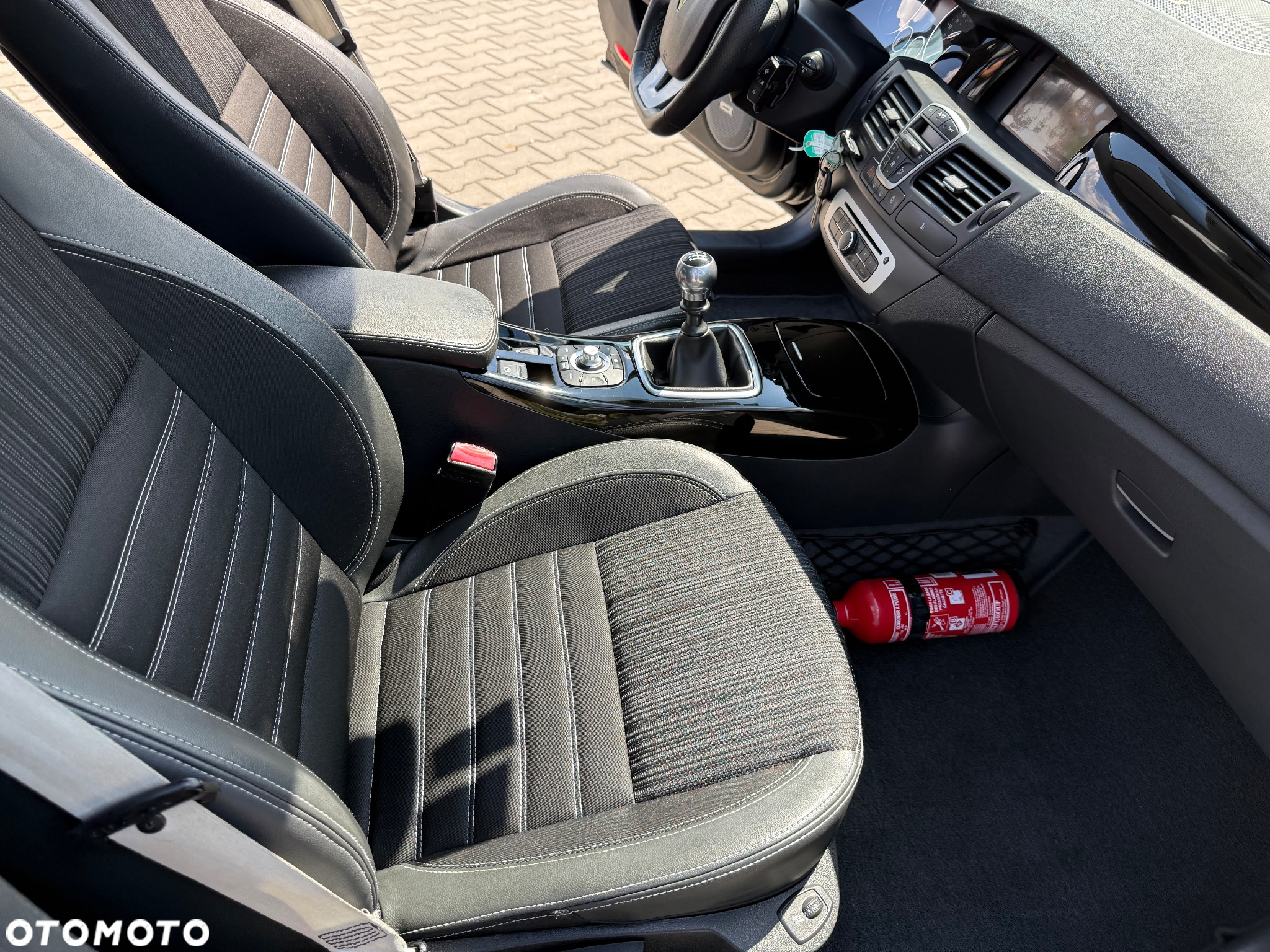 Renault Laguna dCi 110 FAP Bose Edition - 17
