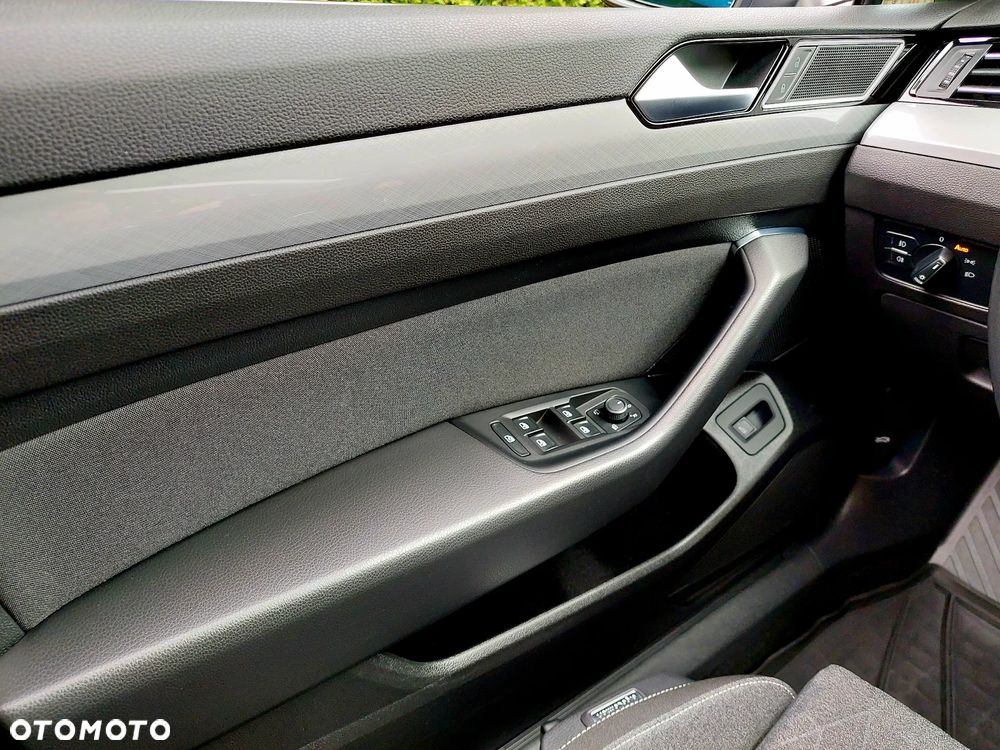 Volkswagen Passat 2.0 TDI EVO Business DSG - 17
