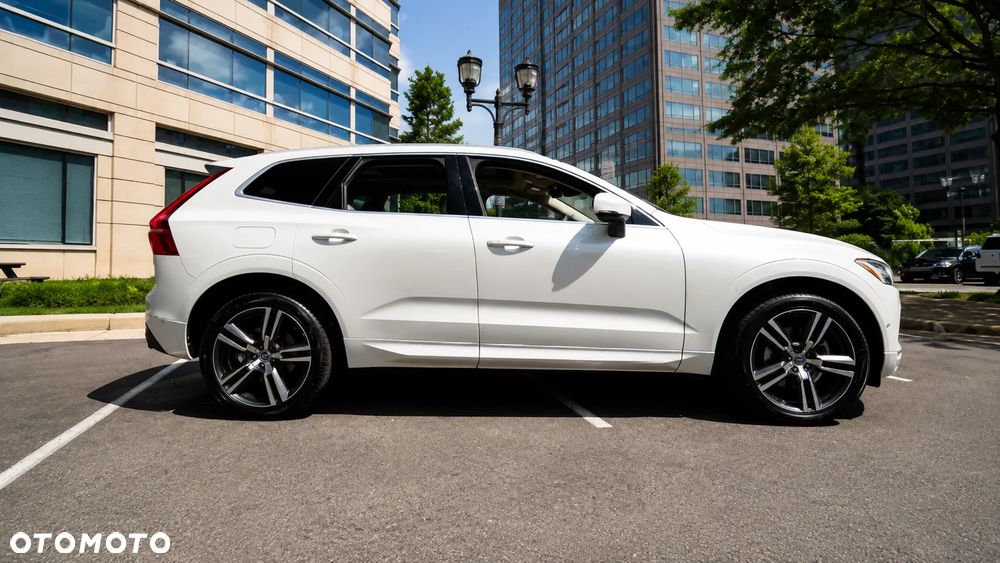 Volvo XC 60 T5 AWD Geartronic Momentum - 4
