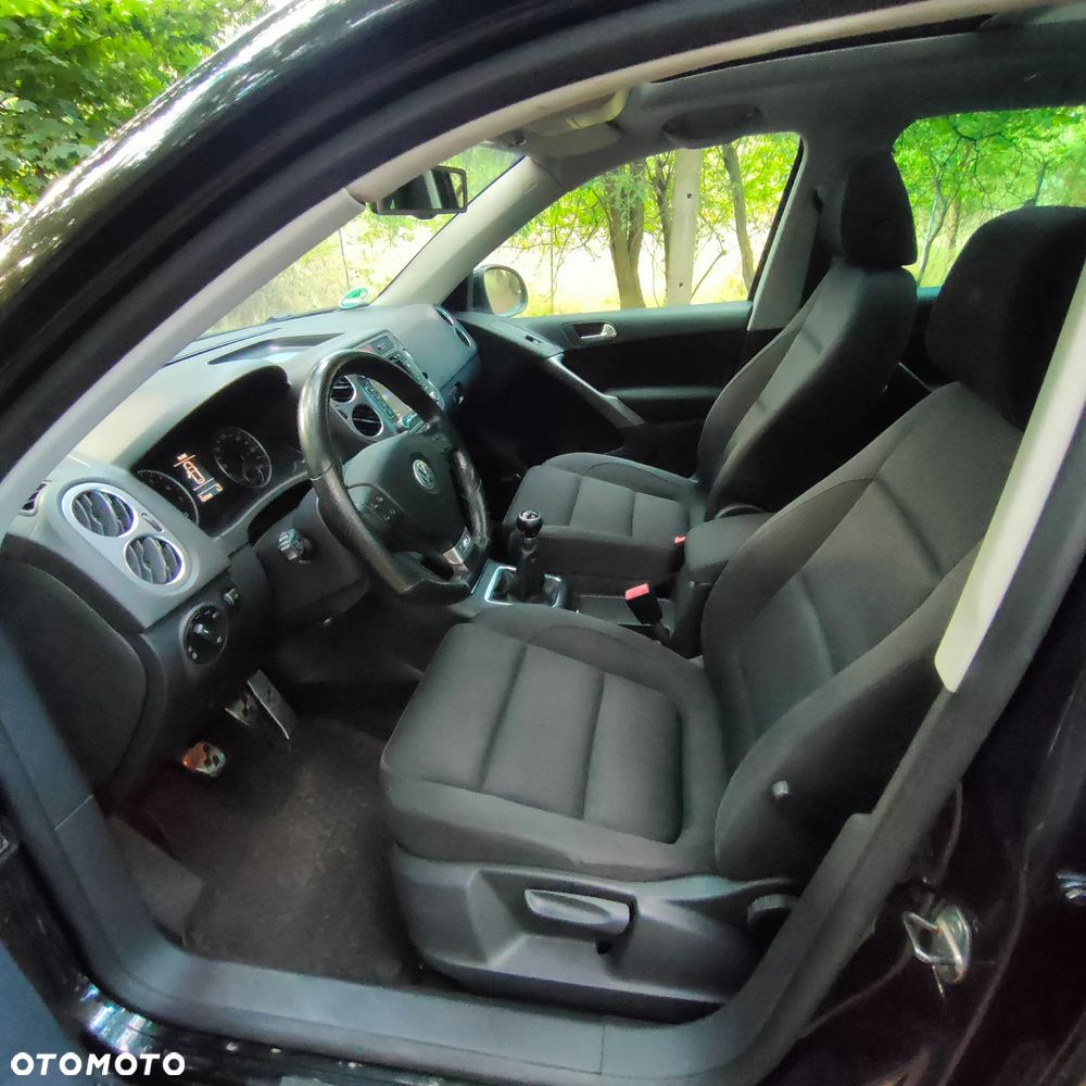 Volkswagen Tiguan - 12
