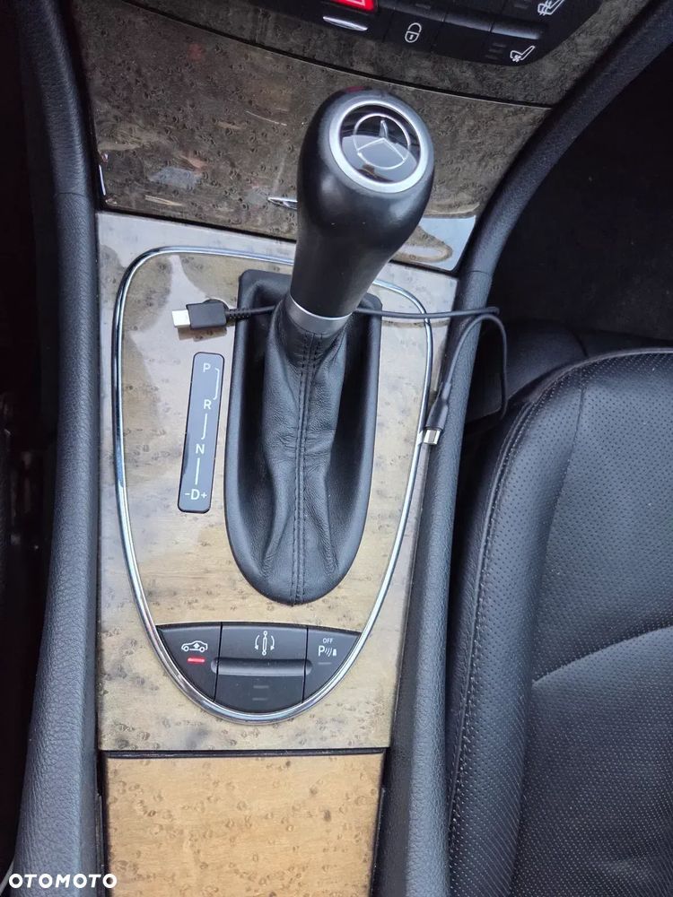 Mercedes-Benz Klasa E 350 T Avantgarde - 26