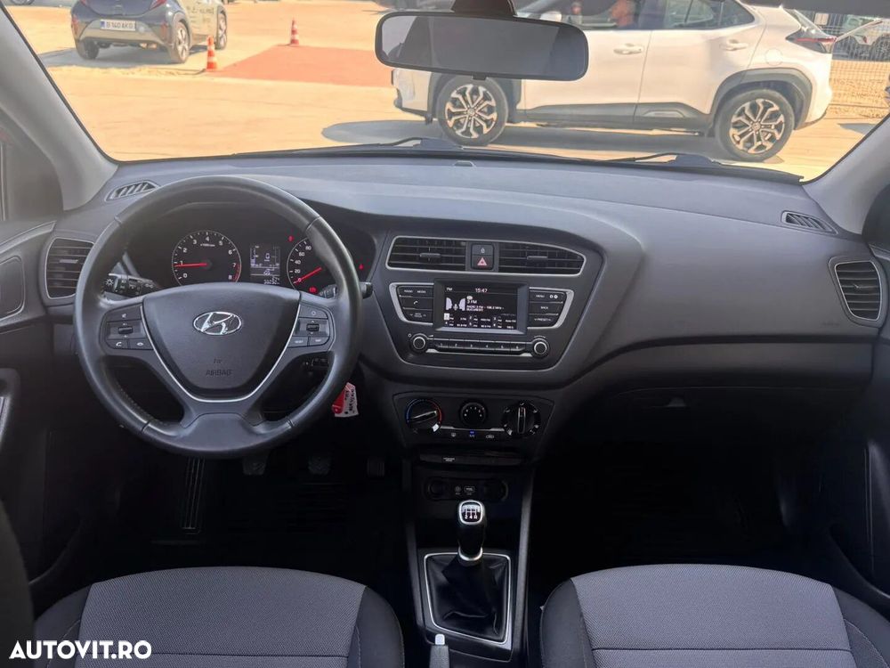 Hyundai i20 1.25 M/T ISG Comfort - 12
