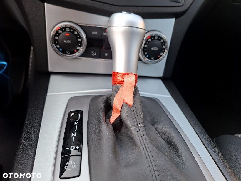 Mercedes-Benz Klasa C 180 CGI Automatik BlueEFFICIENCY Elegance - 19