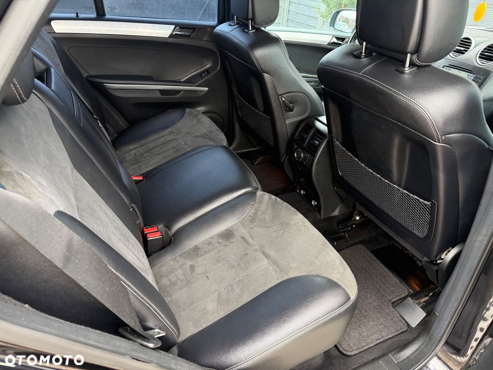 Mercedes-Benz ML 320 CDI 4Matic 7G-TRONIC Edition 10 - 21