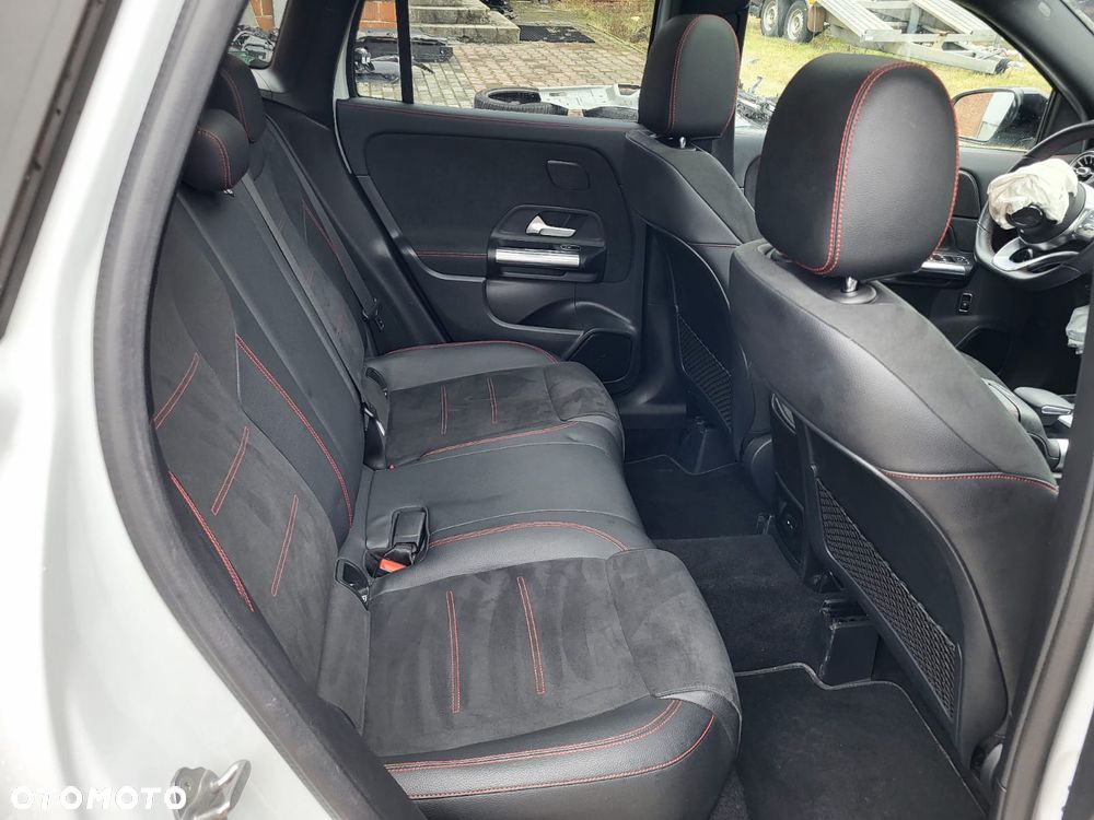 Mercedes-Benz GLA 220 d 4Matic 8G-DCT AMG Line - 17