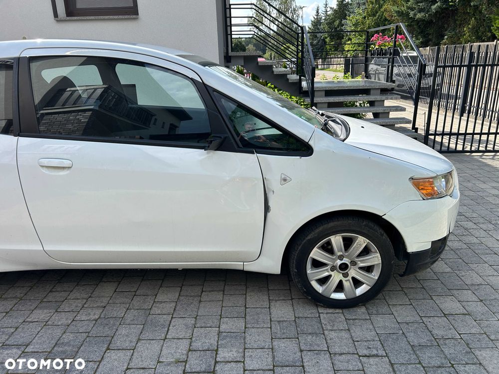 Mitsubishi Colt - 8