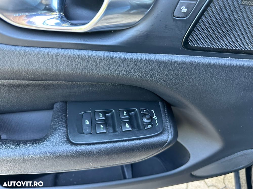 Volvo XC 60 B5 D AWD Geartronic Momentum Pro - 13