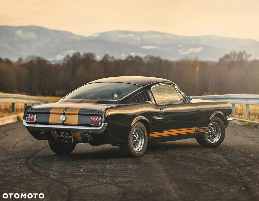 Ford Mustang - 2