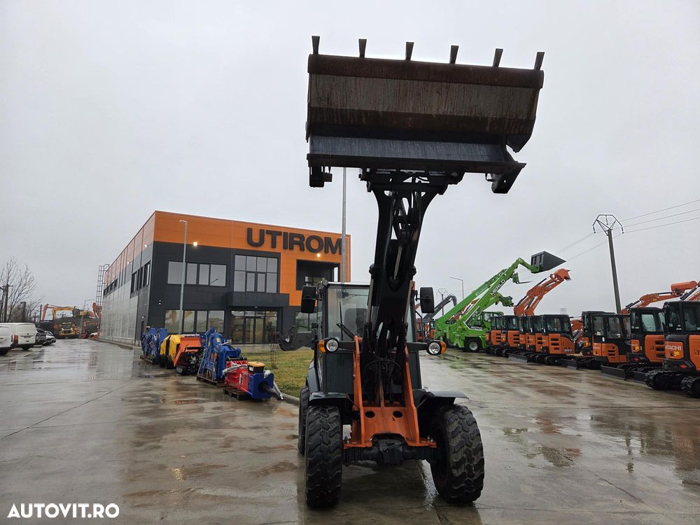 Hitachi ZW75, 2020, 1.915h, ridica 2,4t la 3,2m, CUPA 4x1 MULTIFUNTIONALA 1mc, cupa noua 1mc, furci, cupla rapida, aer conditiona, motor Deutz 75CP euro 6, Garda sol inalta 32cm, produs in Germania, STARE FOARTE BUNA, posibil leasing 4 ani-PROMOTIE 37.900eur - 15