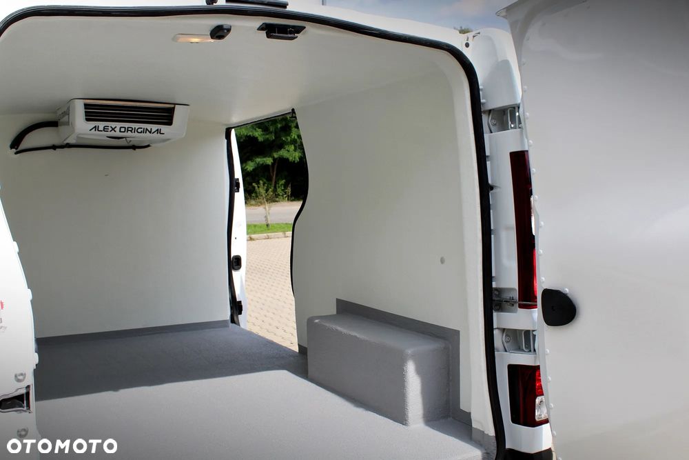 Renault Trafic - 12