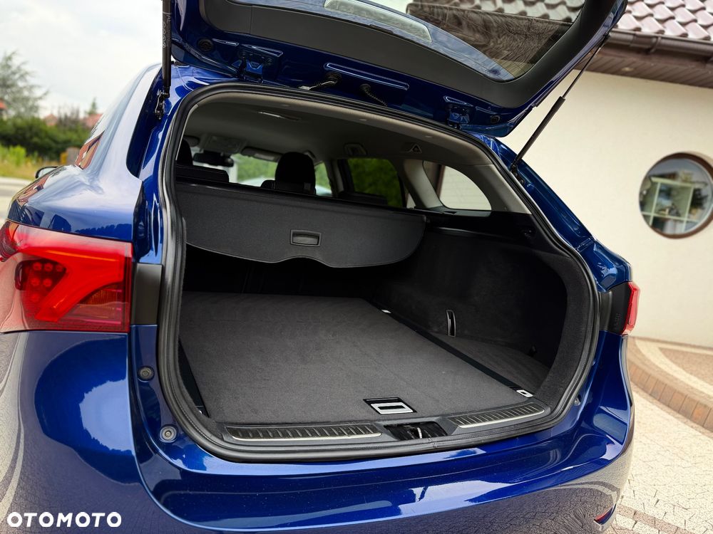 Toyota Avensis 2.0 D-4D Premium - 32