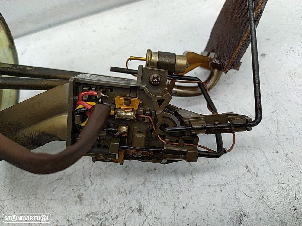 Bomba / Boia  Deposito Combustivel Gasoleo Toyota Carina E Três Volume - 4