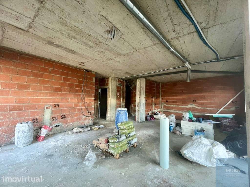 Moradia V4 Contemporânea com Piscina em Trajouce - Grande imagem: 4/28
