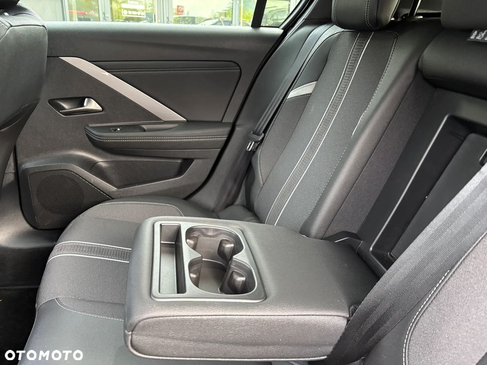 Opel Astra 1.2 Turbo Automatik GS - 15