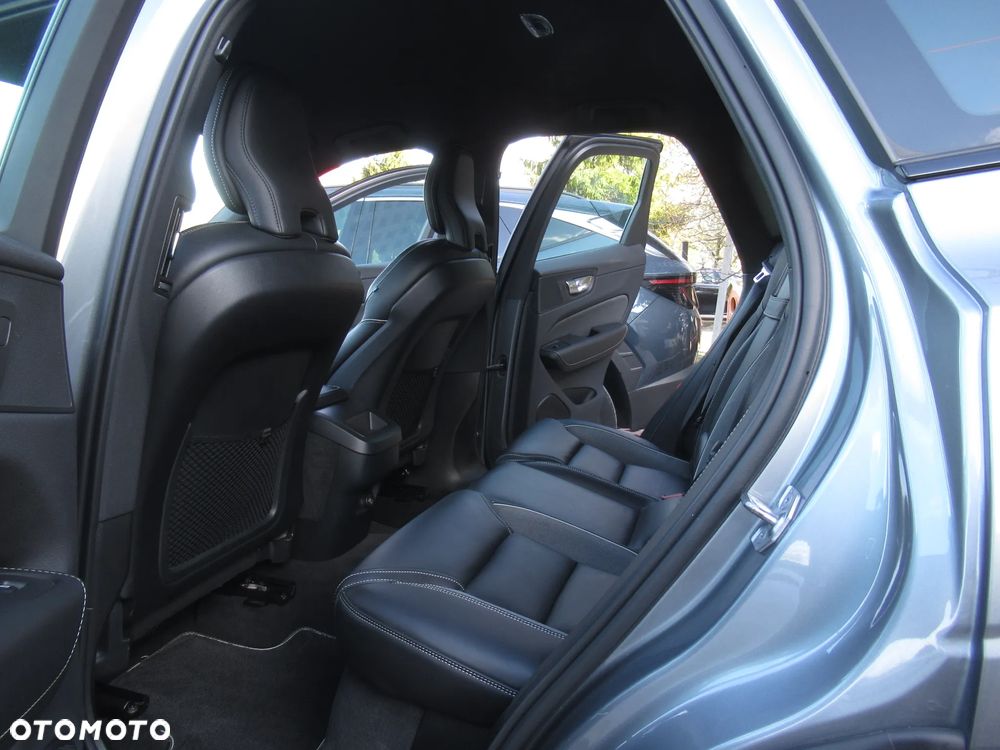 Volvo XC 60 T4 R-Design - 8