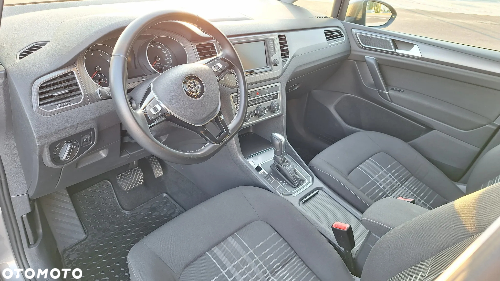 Volkswagen Golf Sportsvan 1.4 TSI BlueMotion Technology DSG Lounge - 9