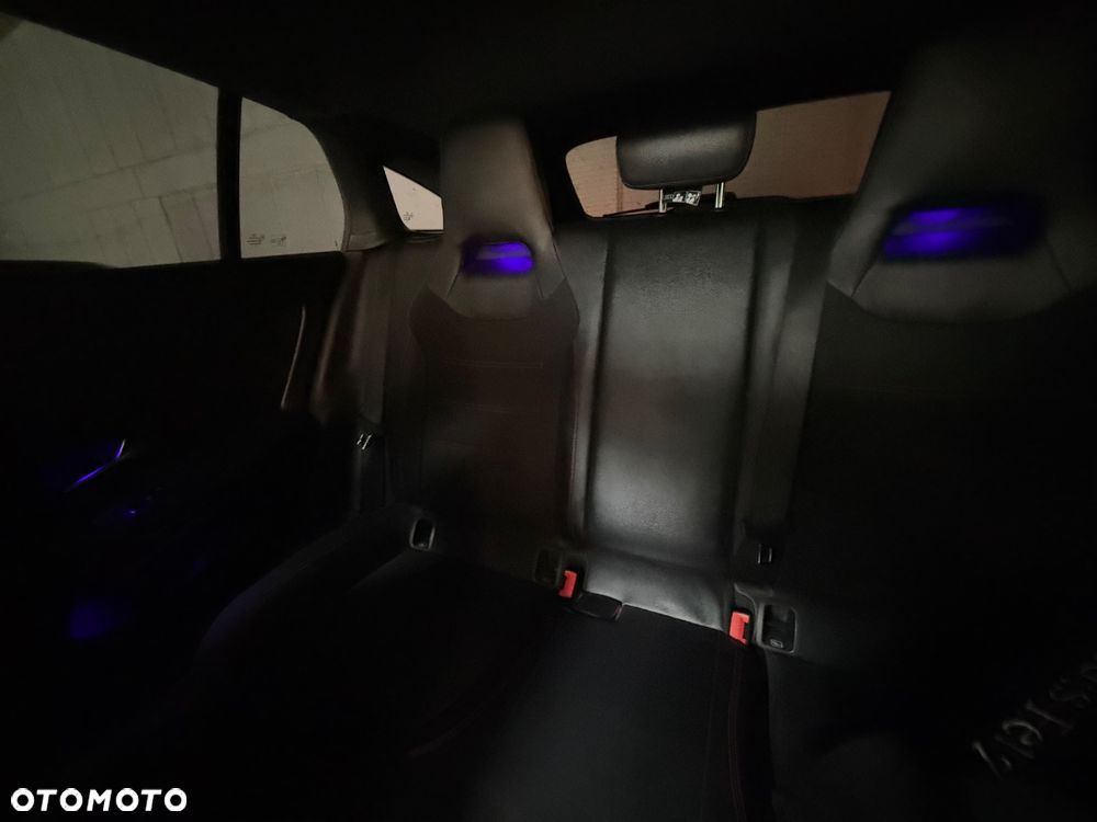 Mercedes-Benz CLA 200 AMG Line 7G-DCT - 7