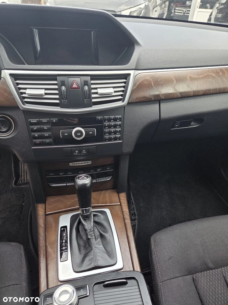 Mercedes-Benz Klasa E 250 CDI DPF BlueEFFICIENCY 7G-TRONIC Elegance - 9