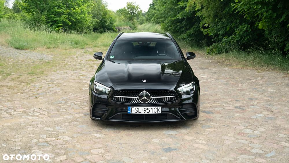 Mercedes-Benz Klasa E 300 9G-TRONIC AMG Line - 3
