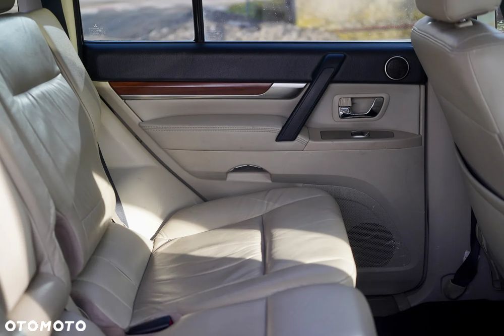 Mitsubishi Pajero 3.2 DID Instyle - 28