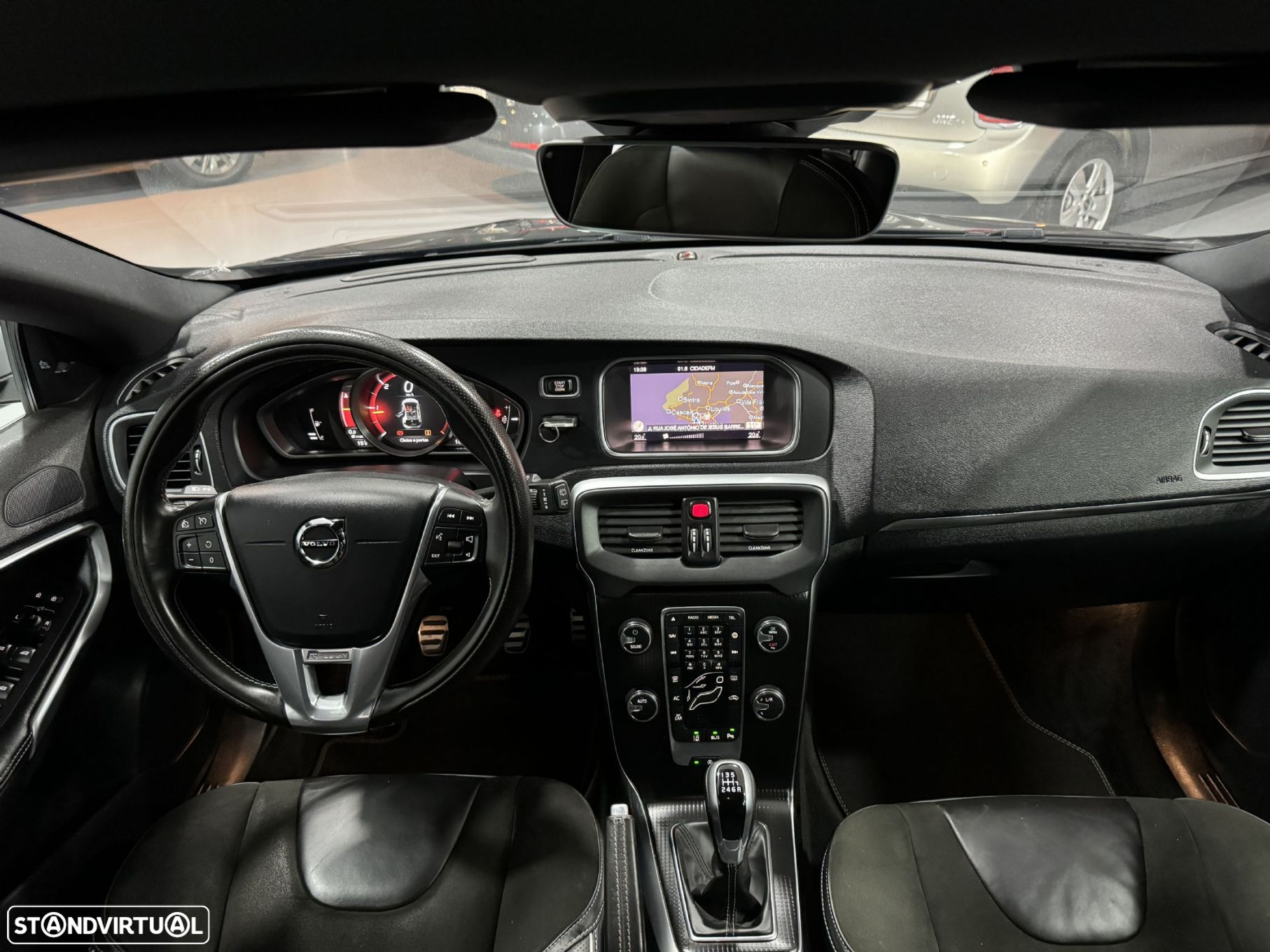 Volvo V40 2.0 D2 R-Design - 24