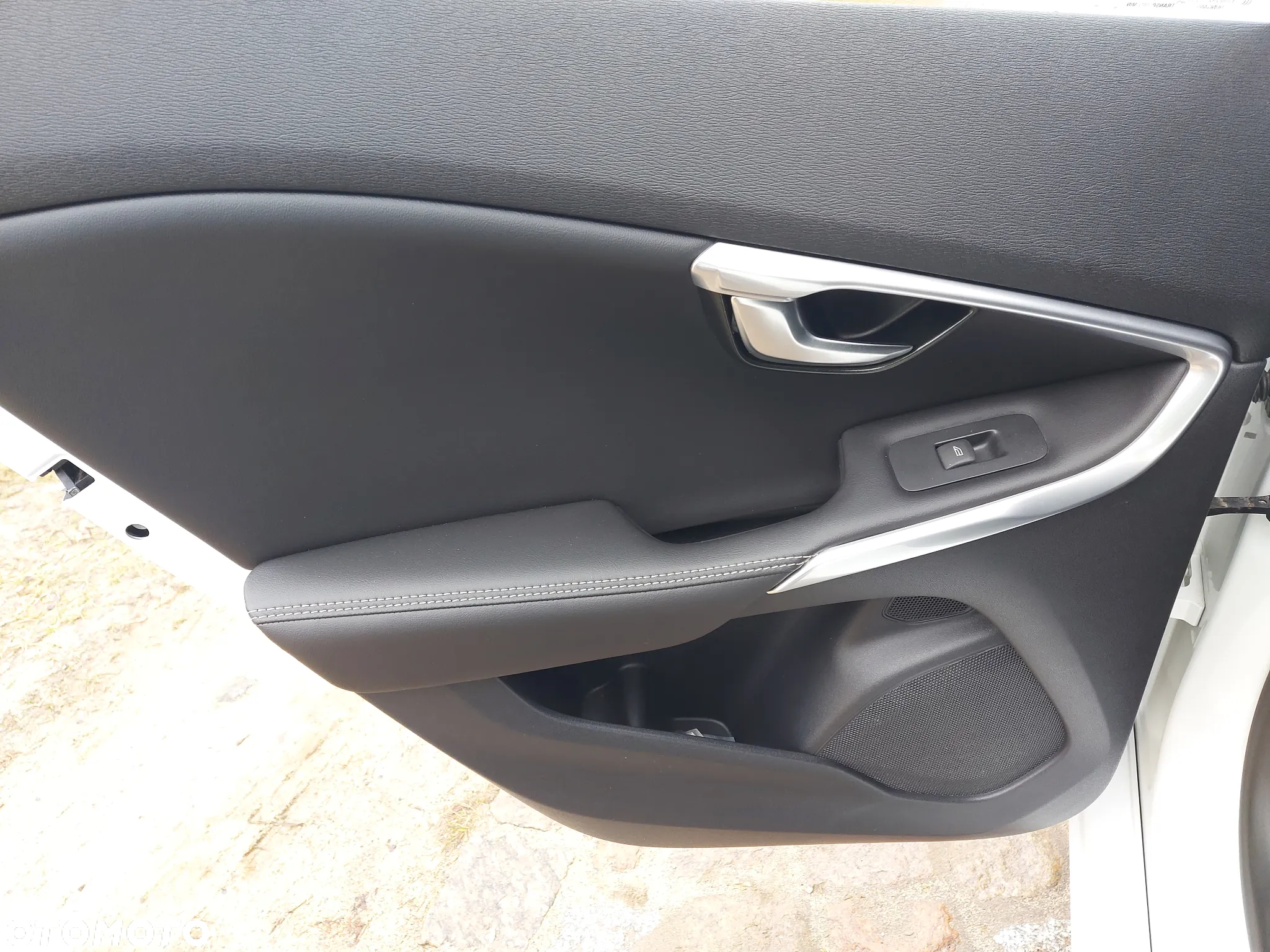 Volvo V40 D2 Geartronic RDesign - 17