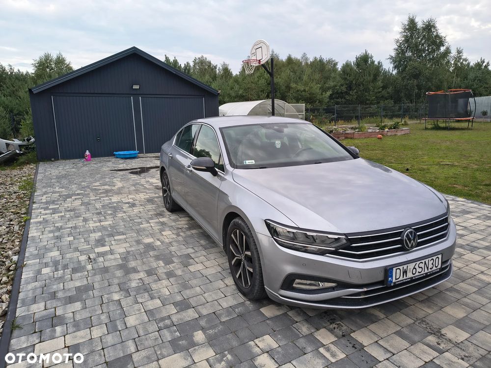 Volkswagen Passat - 11