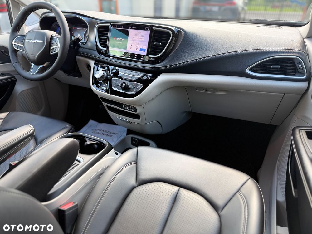 Chrysler Pacifica - 15