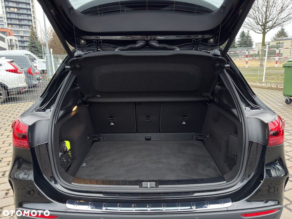 Mercedes-Benz GLA 200 d AMG Line - 32