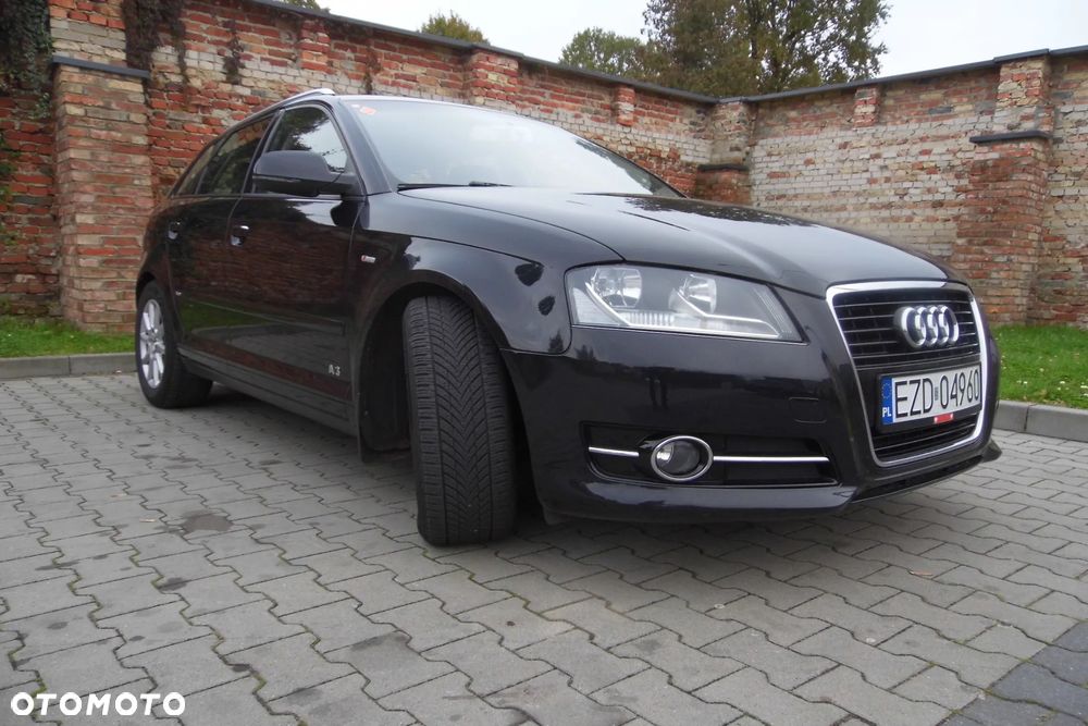 Audi A3 Sportback - 1