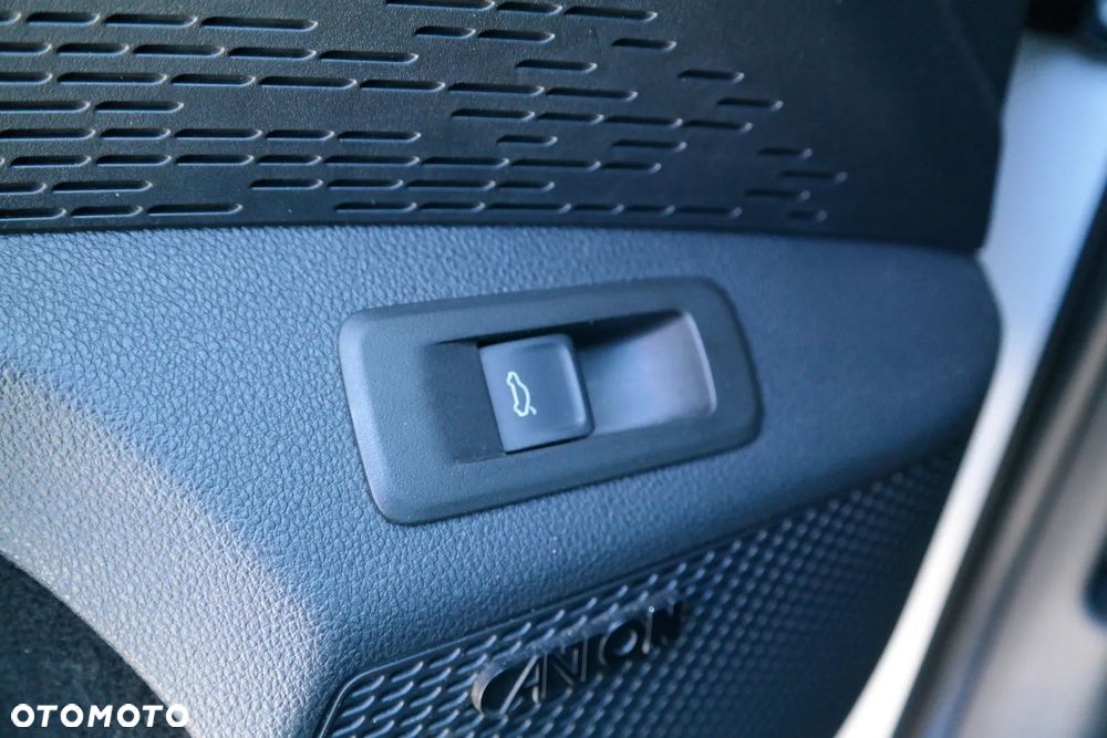 Skoda Octavia Combi 2.0 TDI DSG 4x4 RS - 24