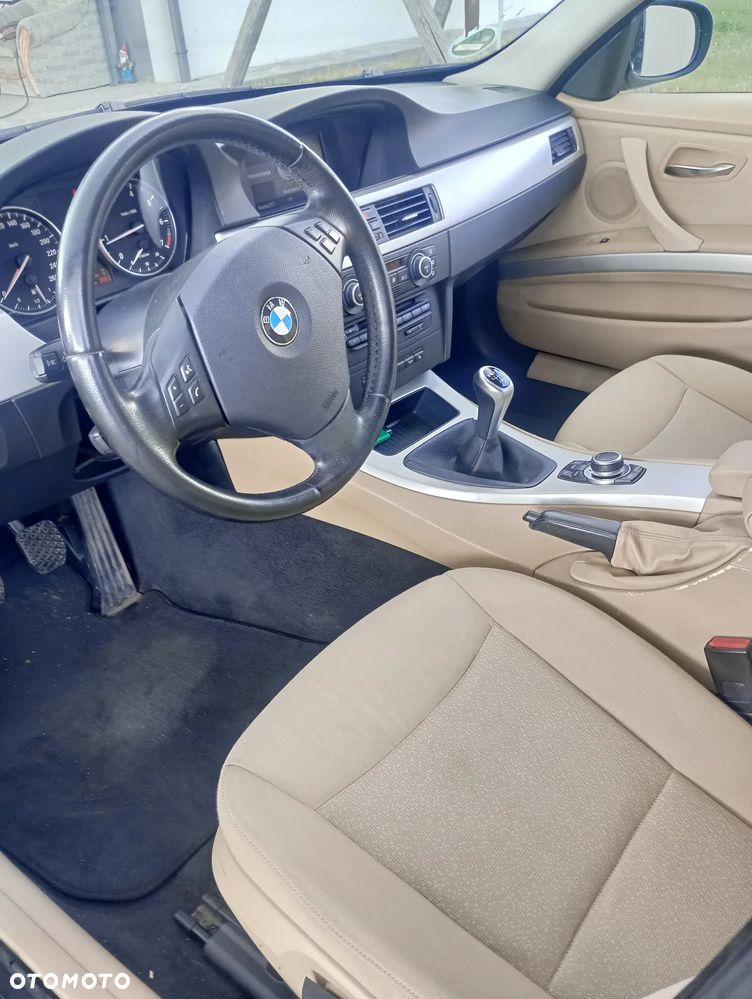 BMW Seria 3 318i Edition Exclusive - 4