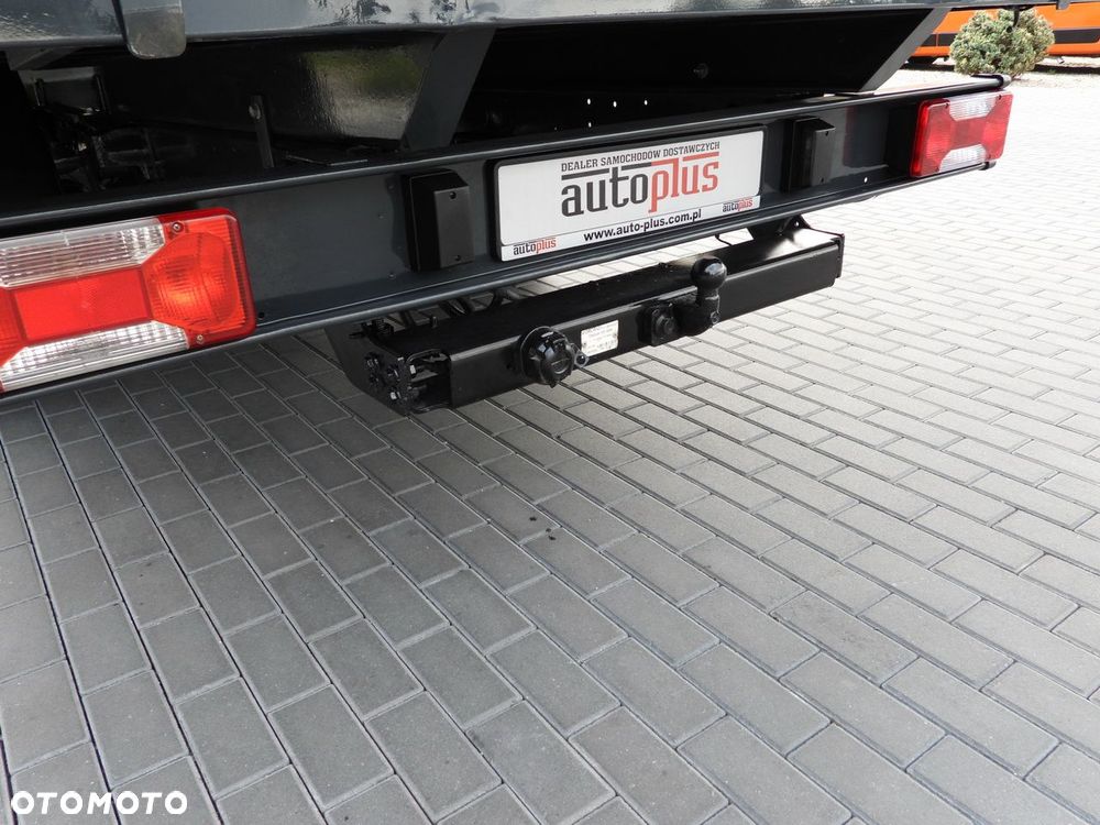 Iveco DAILY 35C17 SKRZYNIA PODWÓJNA KABINA DOKA 7 MIEJSC TEMPOMAT BLIŹNIACZE KOŁA KLIMATYZACJA  170KM - 17